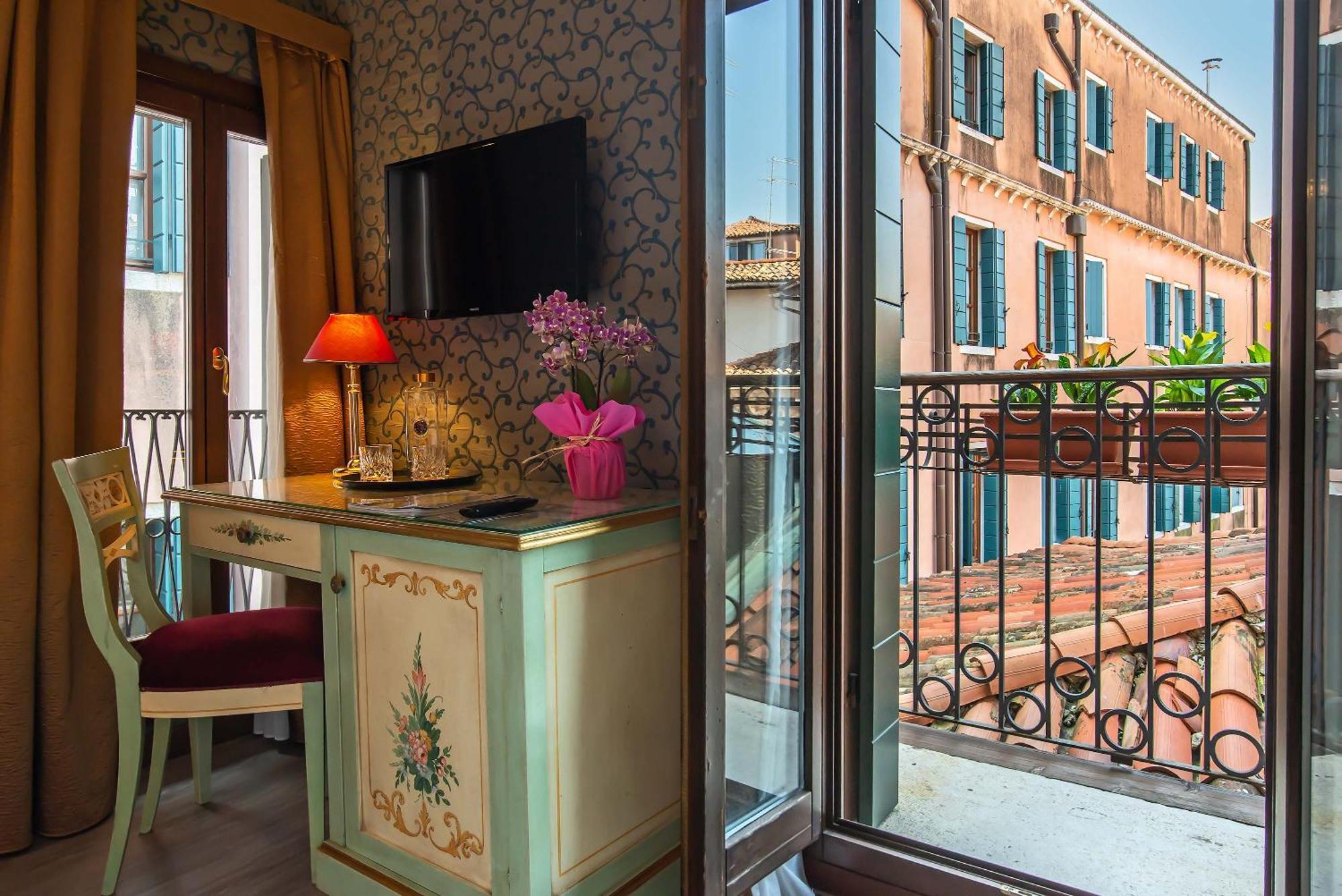 Hotel La Fenice Et Des Artistes Wenecja Zewnętrze zdjęcie
